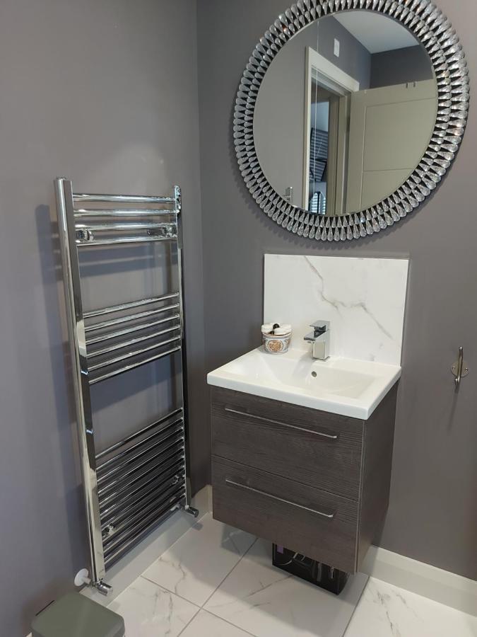 Ayala Bed & Breakfast Портстюърт Екстериор снимка